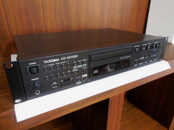 TASCAM業務用CDプレーヤーCD-200SB